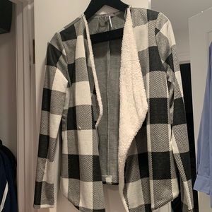 Peace and Pearls sweater Wrap, M